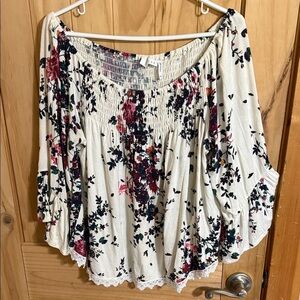 LUQ Floral Print Women's Top
